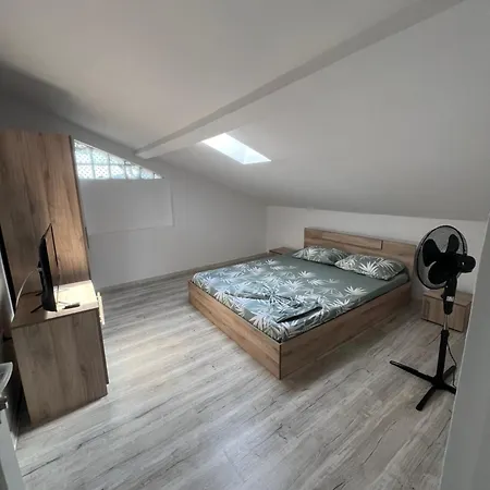 Alexandra Pensión *